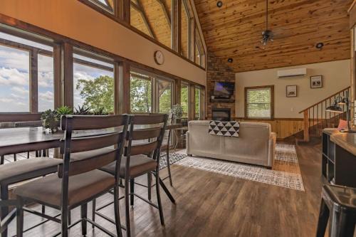 Mountain Crest Cabin- Summer Getaway With A Beautiful View