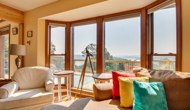 Mountain Home Retreat w/Balcony & Lake Views!