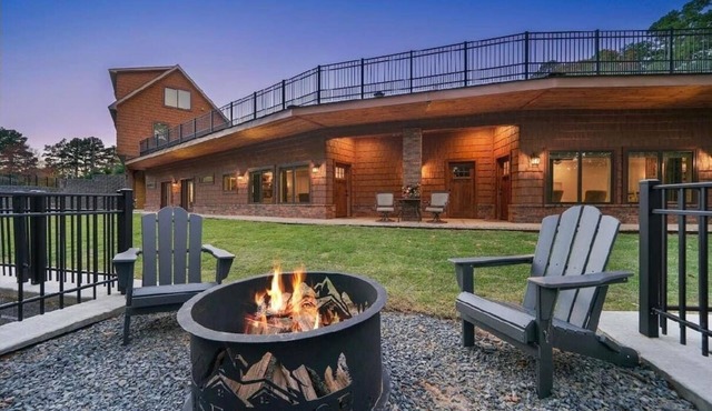 Mountainside Luxury Unit 3—LOCATION! LOCATION!