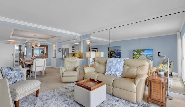 Naples Continental Club 710 - Beachfront Moorings Condo!