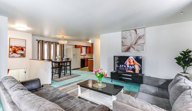 Near Dtwn & Pioneer Park: Fairbanks Home w/Deck!