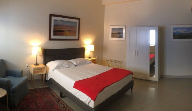 New Property Fully ADA Accessible Sleeps 2 15 minutes from Downtown Fairbanks