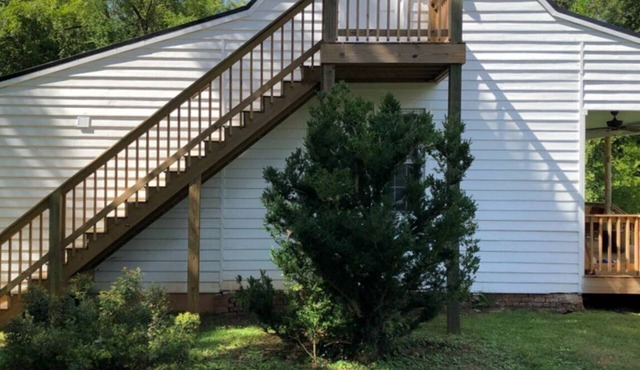 Oak Grove B&B Treehouse Queen Bed 2 Porches-Pet Friendly
