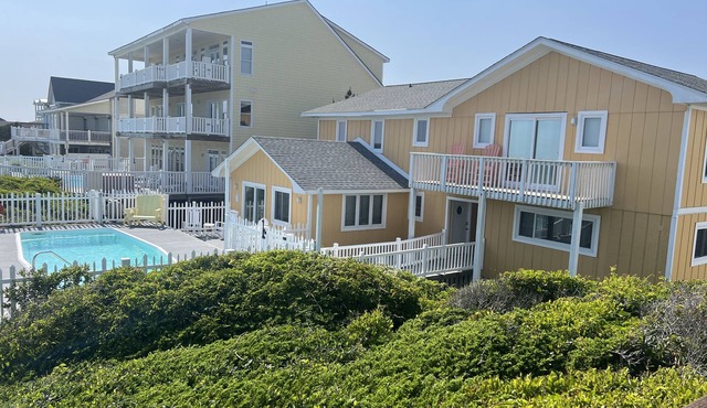 Ocean front 6BR with pool & hot tub