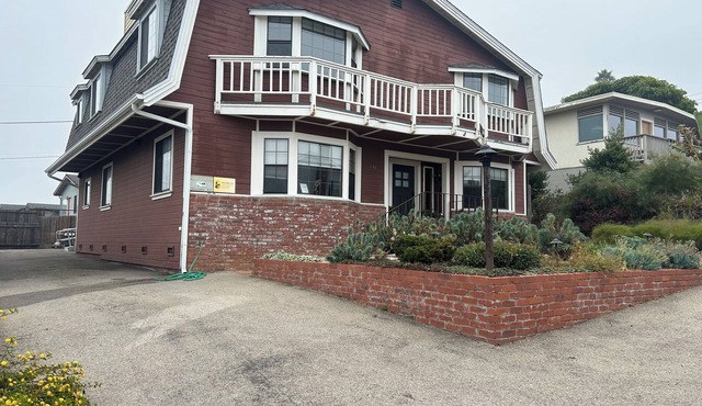 Ocean's Breeze, a welcoming space to gather in Morro 'Heights' . Pet friendly!