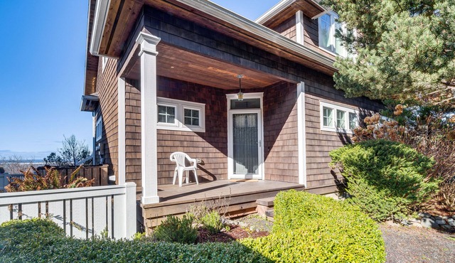 Oceanfront Moclips Escape w/Deck & Beach Access!