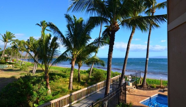 OCEANFRONT RESORT- Whale Season- 2 Bed/2 Bath Kihei Sands Beachfront Condo-B7