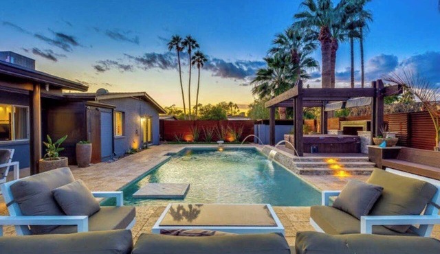 Old Town Scottsdale Oasis w/Heated Pool, Hot Tub, Fire Pit, Arcade & BBQ Grill