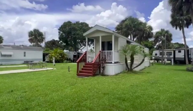 One Bedroom/One Bathroom Cozy Cottage