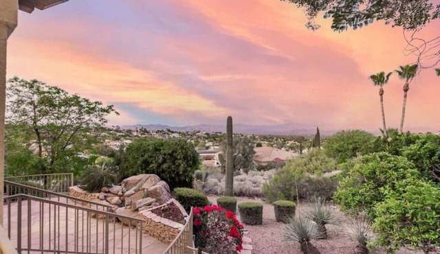 Overlook Delight with 3 Bedrooms and Amazing Views