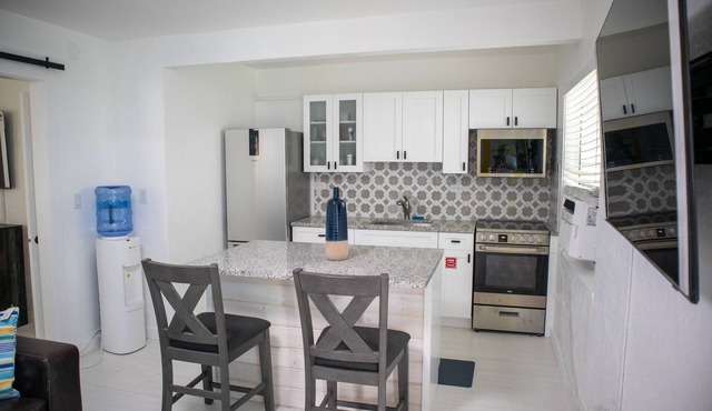 Pet Friendly Half-Duplex Cottage with kayaks and 40' Slip Option at Marina