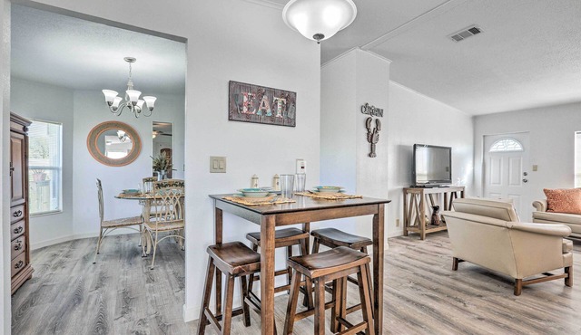 Pet-friendly Home: 10 Mi to Lake Okeechobee!