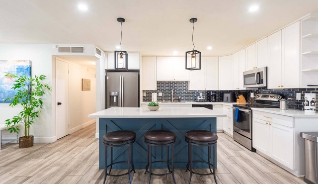 Phoenix 4 BDR Home With Outdoor Entertainment