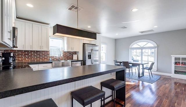 PHX Retreat | 2 Bedroom 2 Bath Home in Historic Neighborhood