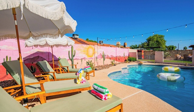 PHX Ultimate Group Getaway Pool Arcade Golf Sim Spa 5BR