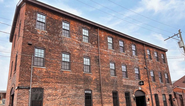 Pickle Factory Hotel—8BR Full Hotel w/Free Parking