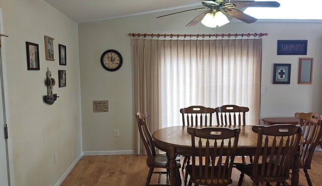 Picturesque Executive House #22 w/jacuzzi and views of Norfork lake