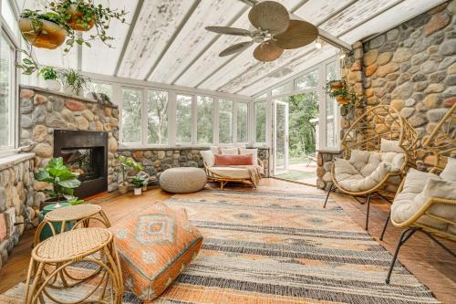 Picturesque Lake Elmo Cottage w/Fire Pits!