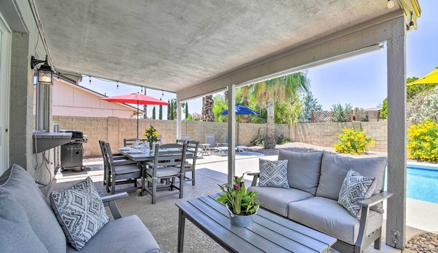 Pool & Putting Green: Scottsdale Family Escape
