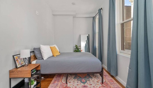 Prime OTR off Vine+Lux Queen Bed+Fast WiFi+Smart TV+ Sleeps 3ppl+2nd Fl