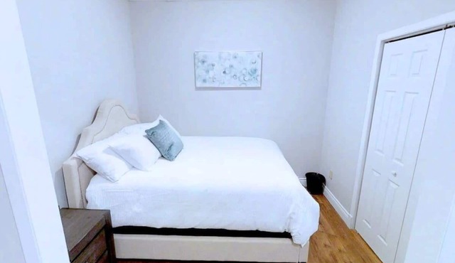 Pristine Harbour View Towers Exec Suite Coffee Parking in Saint John