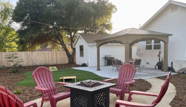 Private 2 bed/2 bath Cottage in the heart of wine country!