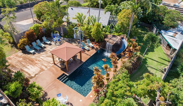 Private 2BR Cottage House with Waterfall Pool Maui Meadows Permitted