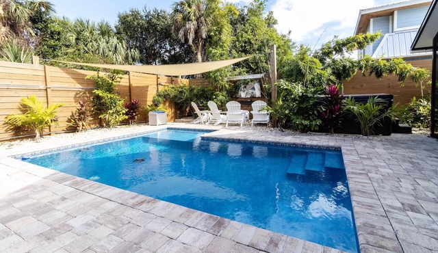Private Beach Oasis, sleeps 4- Hot Tub! Heated Pool Available