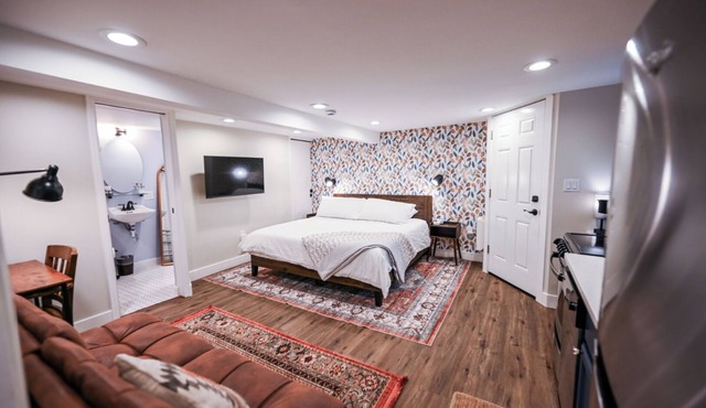 Private Basement Studio Near Wash Park