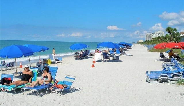 Private beach on the Gulf of Mexico -Resort style pool -5 star restaurants