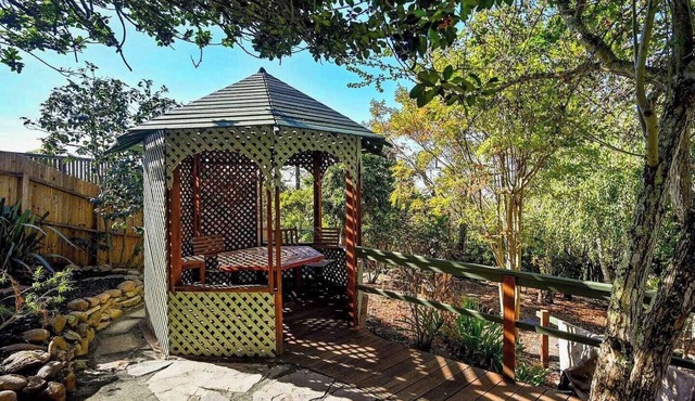 Private Berkeley Hills Studio Suite With Laundry in Berkeley
