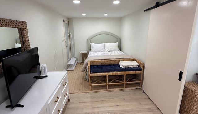 private, Kitchenette, AC
