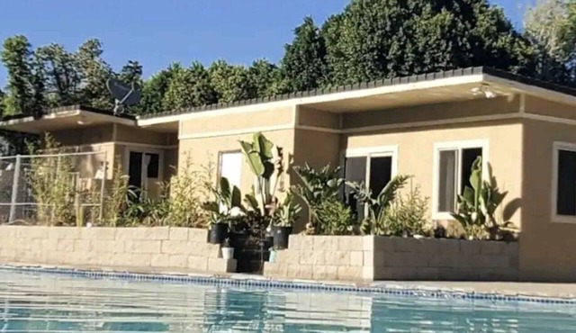 Private Pool Guesthouse for up to 6 on Secluded & Private Gated 3.25 acre Estate
