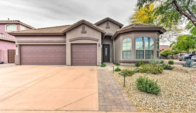Private Pool & Hot Tub: Family Home in Phoenix!