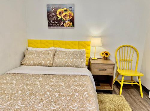 Private Room with Shared Bathroom on the 1st Floor 10 minutes Walk to University of Washington in Seattle