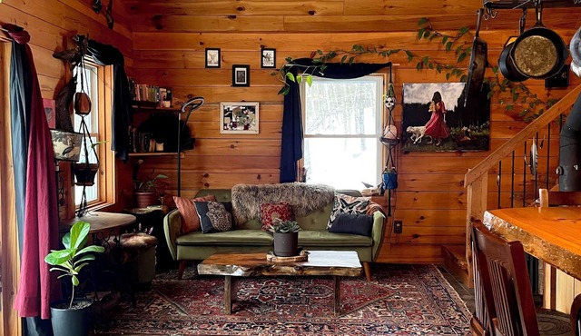 Private Rustic Cabin Near Smuggs Cozy, Quiet, Pet Friendly in Waterville
