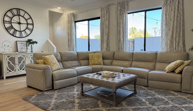 PROMO 5% & 10% DISCOUNTS Remodeled Gem! Modern Home Near Airport & Old Town