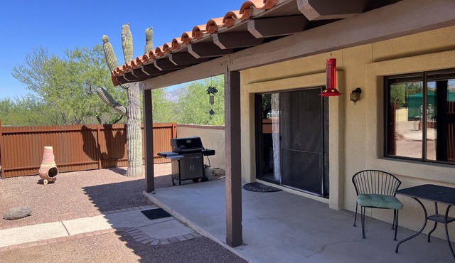 Quaint casita within walking distance to Sahuaro National Monument East