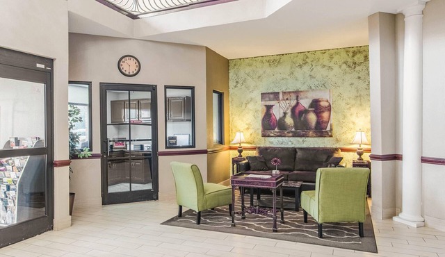 Quality Suites Graham - Burlington South