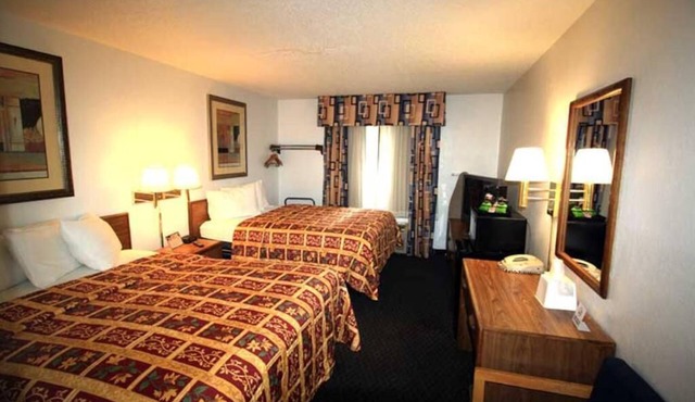 Queen Room With Two Queen Beds Non-Smoking