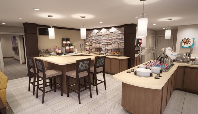 Queen Studio w/Accessible Features + Breakfast