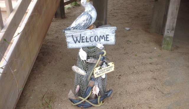 Relaxing OBX Cottage, Expansive Decks, Room To Stretch Out And Get Aweigh