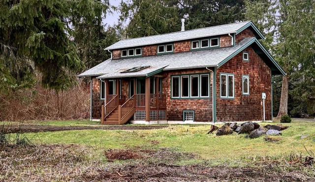 River Loft Cabin on Columbia in Skamokawa Valley, WA