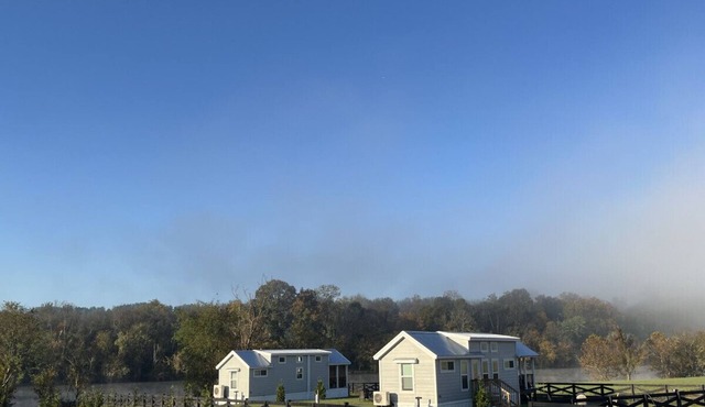 Riverfront Tiny Home - Amazing Views