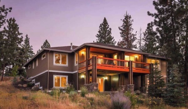 Riverview Executive Retreat Farewell Bend in Bend