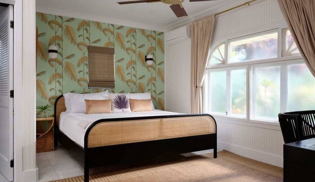 Romantic Maui Hideaway at The Historic Wailuku Inn