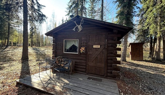 Rustic Historic Cozy Creekside Cabin with Steam Sauna near Log Cabin Creek, Tol, Alaska