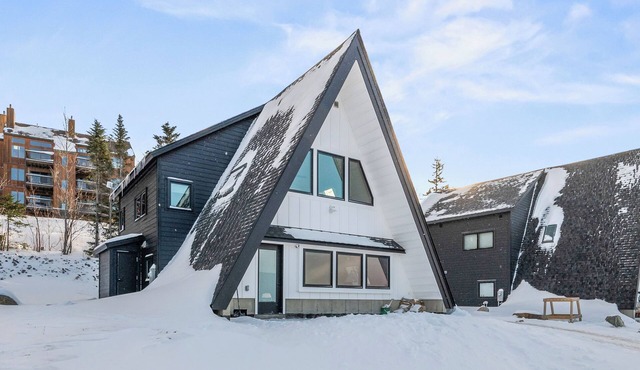 Saddleback Parmachanee 22- easy ski-in/out location on Saddleback!