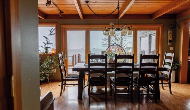 Sandy Beach Retreat: 3 BR, 3 BA House in Sitka, Sleeps 8