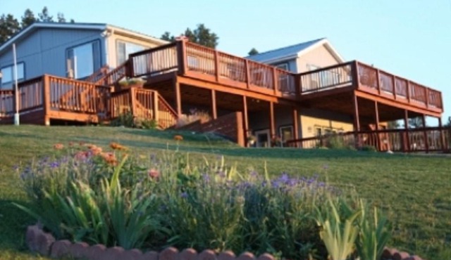Sawin' Logs Inn